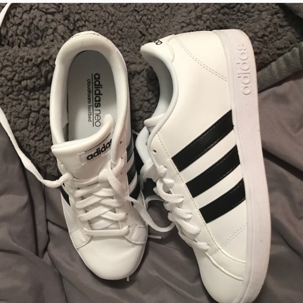 Adidas Neo baseline